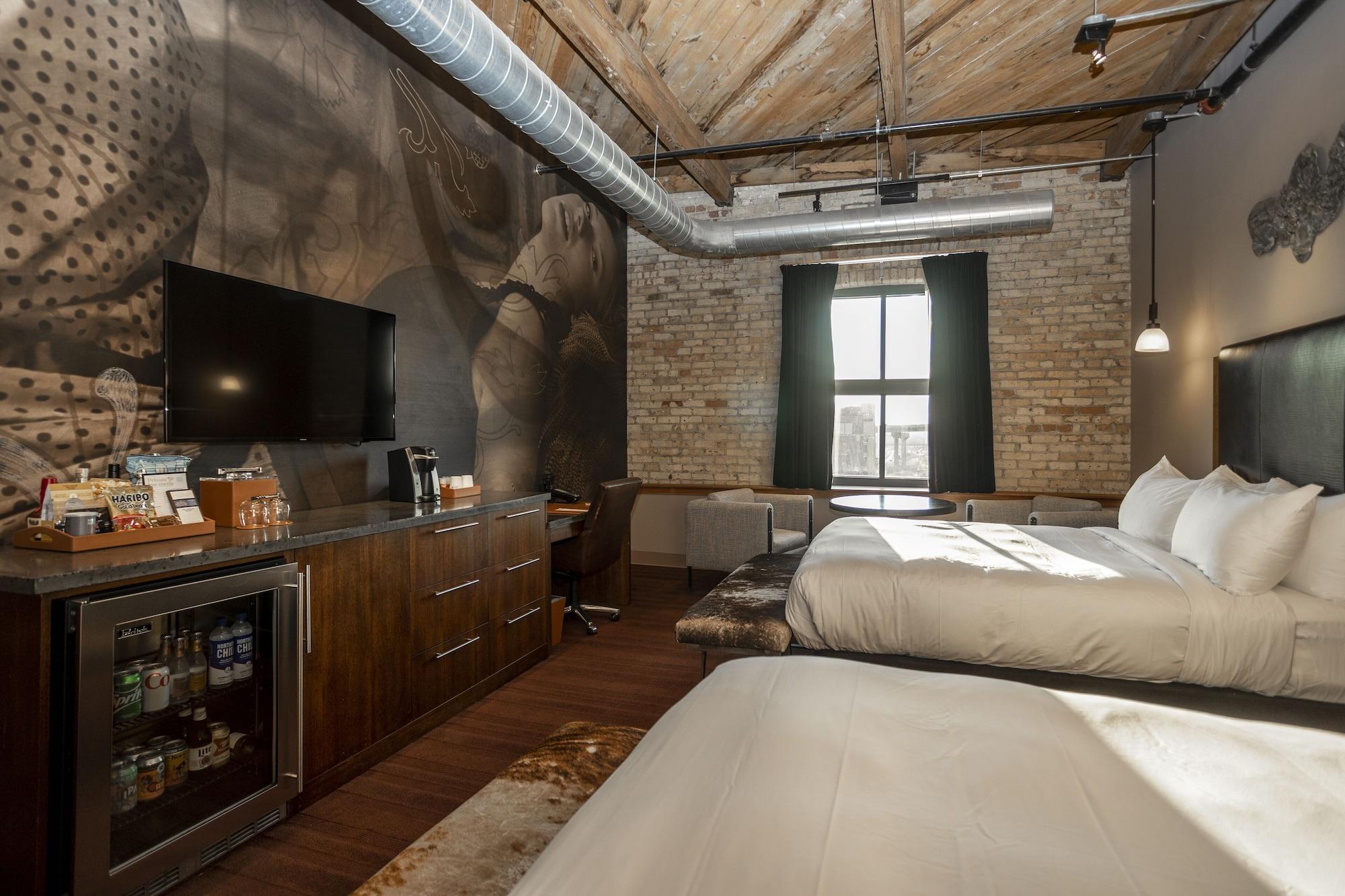 The Iron Horse Hotel (Adults Only) Milwaukee Exterior photo